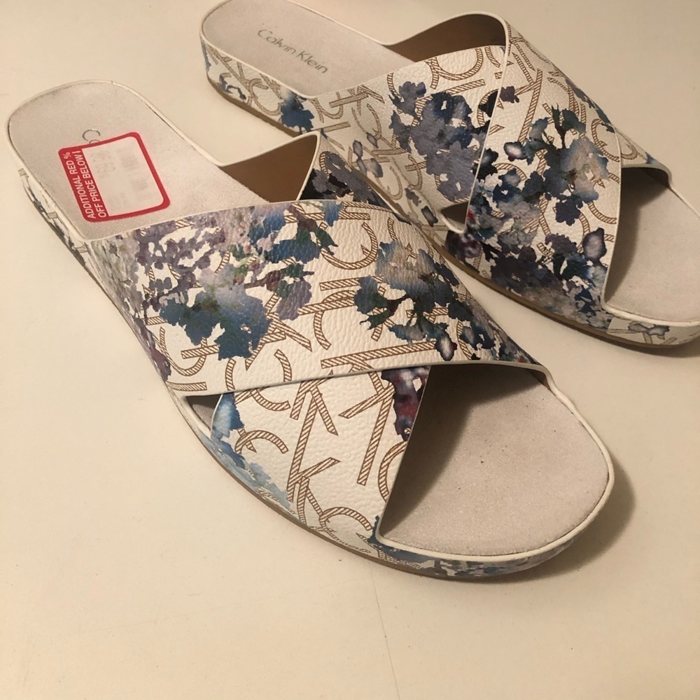 Calvin Klein new awesome sandals perfect condition